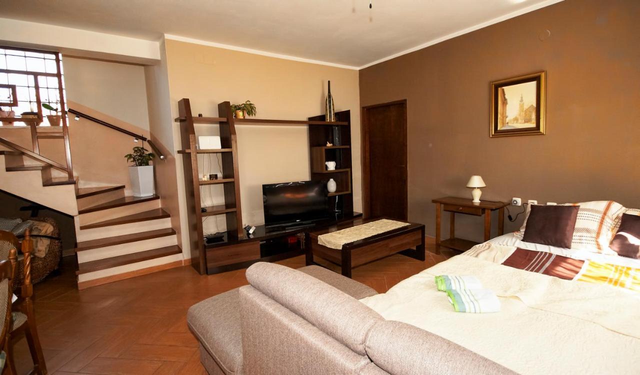 Green House Apartment Pula Dış mekan fotoğraf