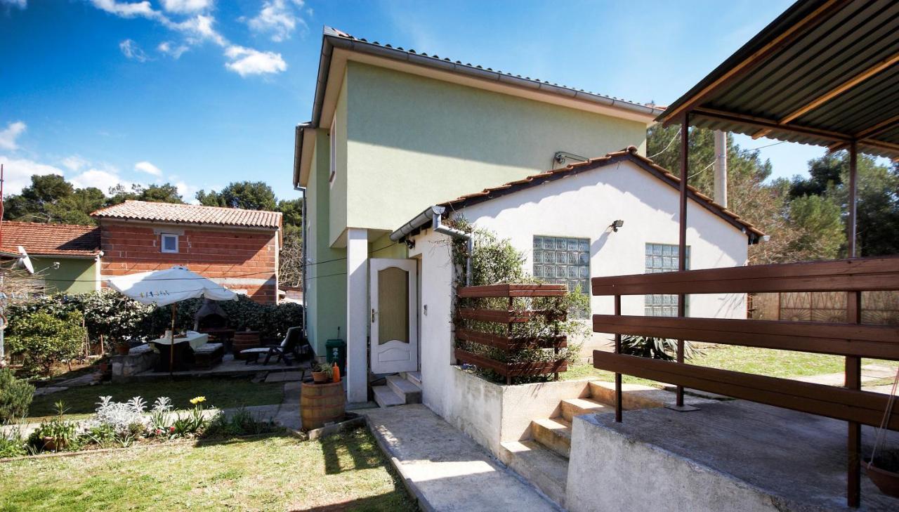 Green House Apartment Pula Dış mekan fotoğraf